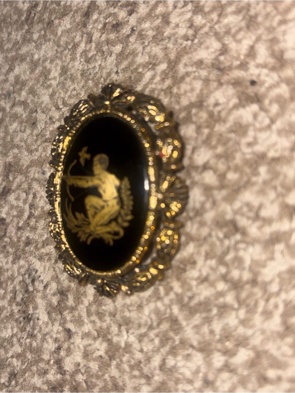 Gold tone, Sagittarius, zodiac oval brooch/pendant - Picture 2 of 6